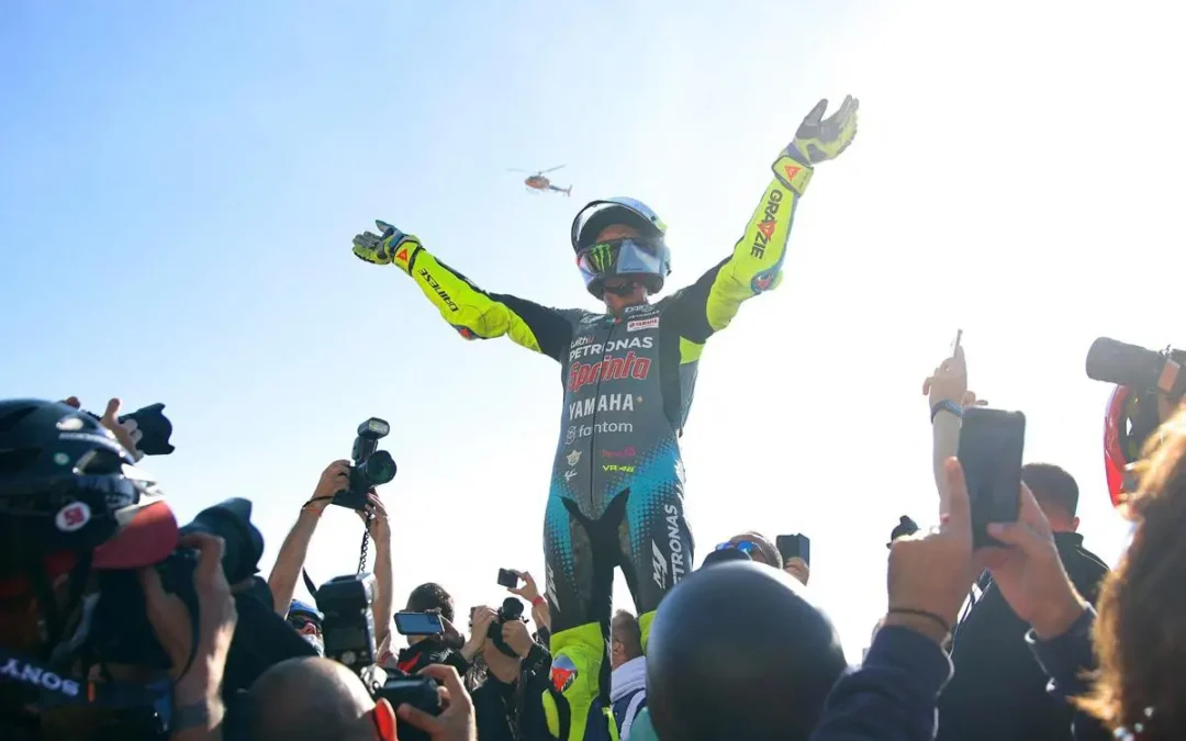 Il saluto a Valentino Rossi, l’ultima gara a Valencia