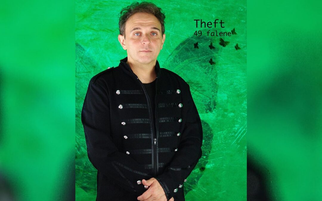 49 falene: il nuovo singolo di Theft è “pieno di ombre e disillusione”