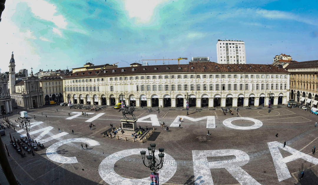 Chi ha scritto “ti amo ancora” in piazza San Carlo a Torino?